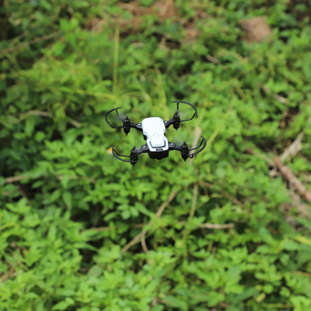 LE MINI DRONE DE POCHE LF606 DOTÉ D'UNE CAMERA 4K POUR DES VIDÉO ULTIME SUR CRESOO